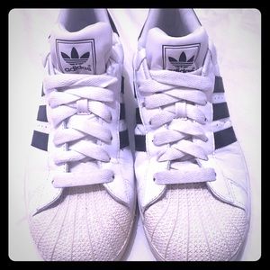 Adidas Superstar Sneakers Size 9 Women’s